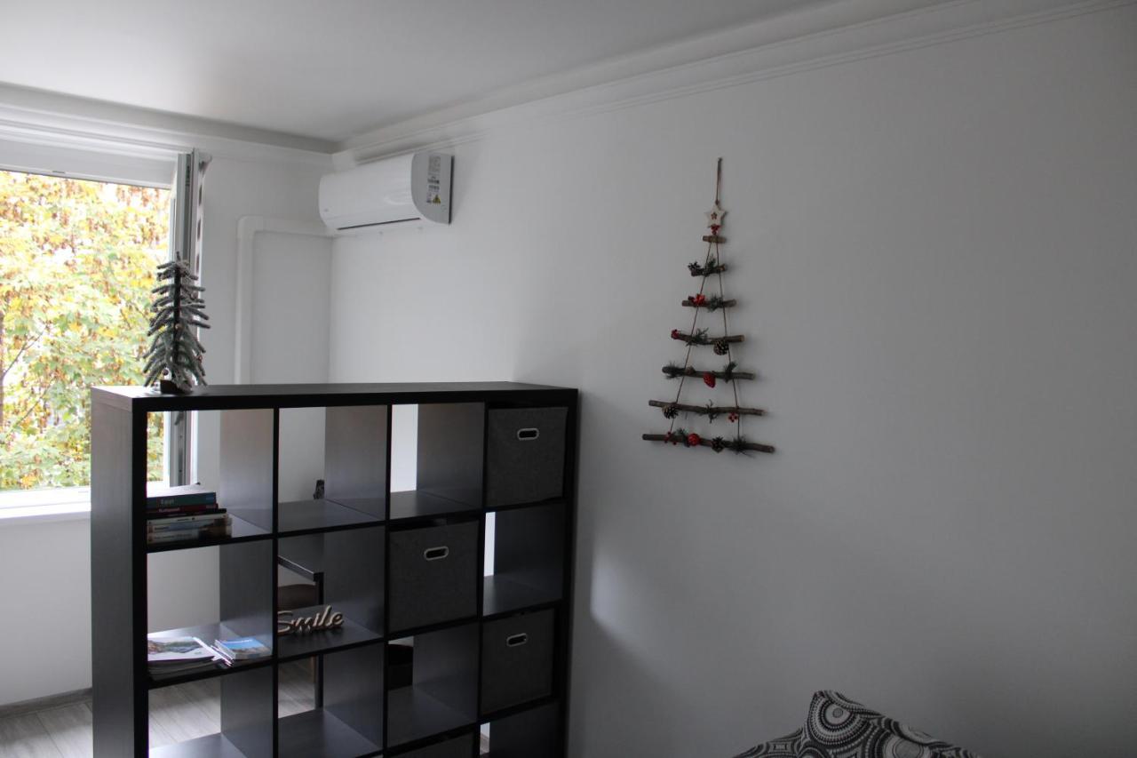 Izzy Apartament Appartement Miskolc Buitenkant foto