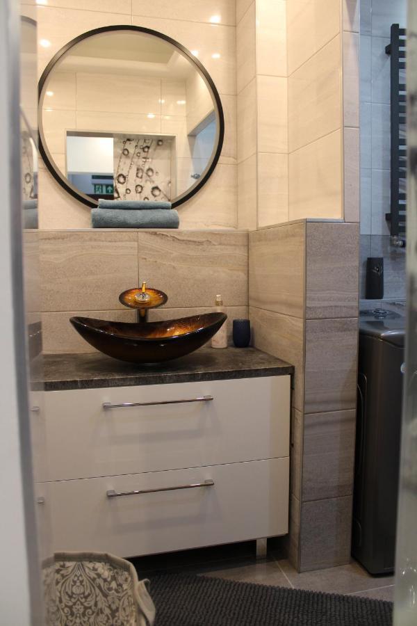 Izzy Apartament Appartement Miskolc Buitenkant foto